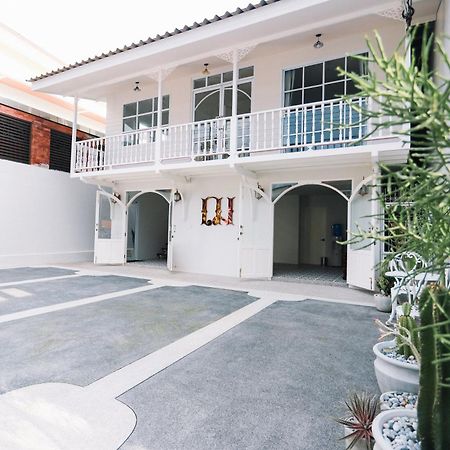 Chertel Poshtel Ban Chamun Exterior photo